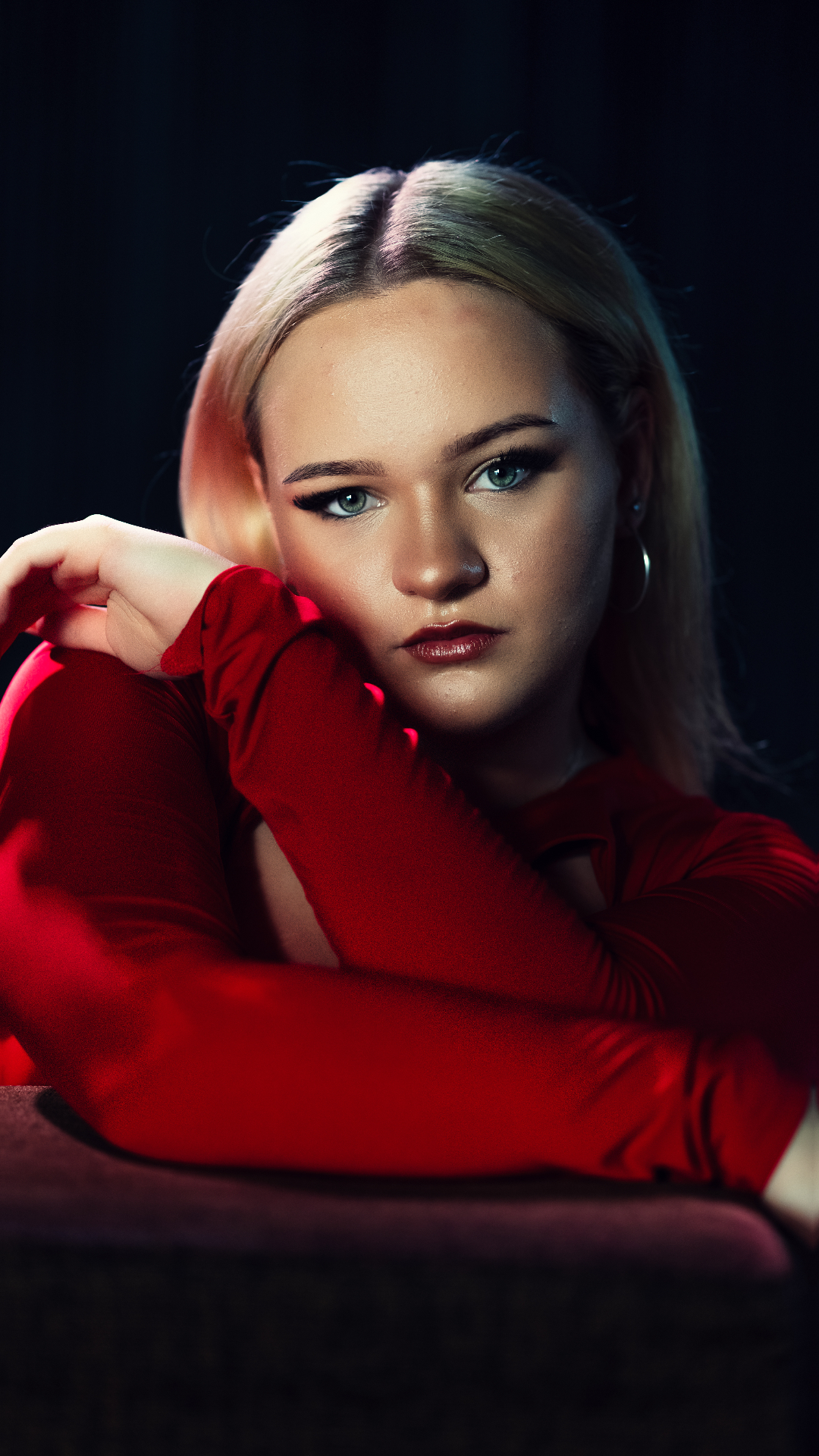 Elegantes Beauty Portrait in Rot